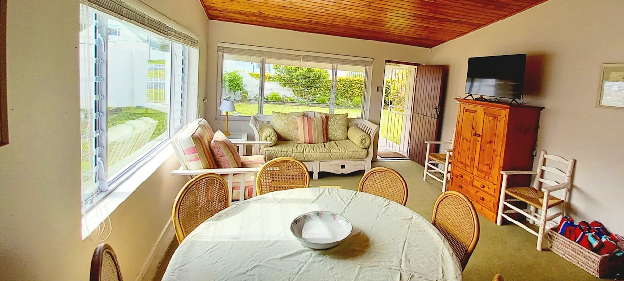 Hermanus Accommodation at  | Viya