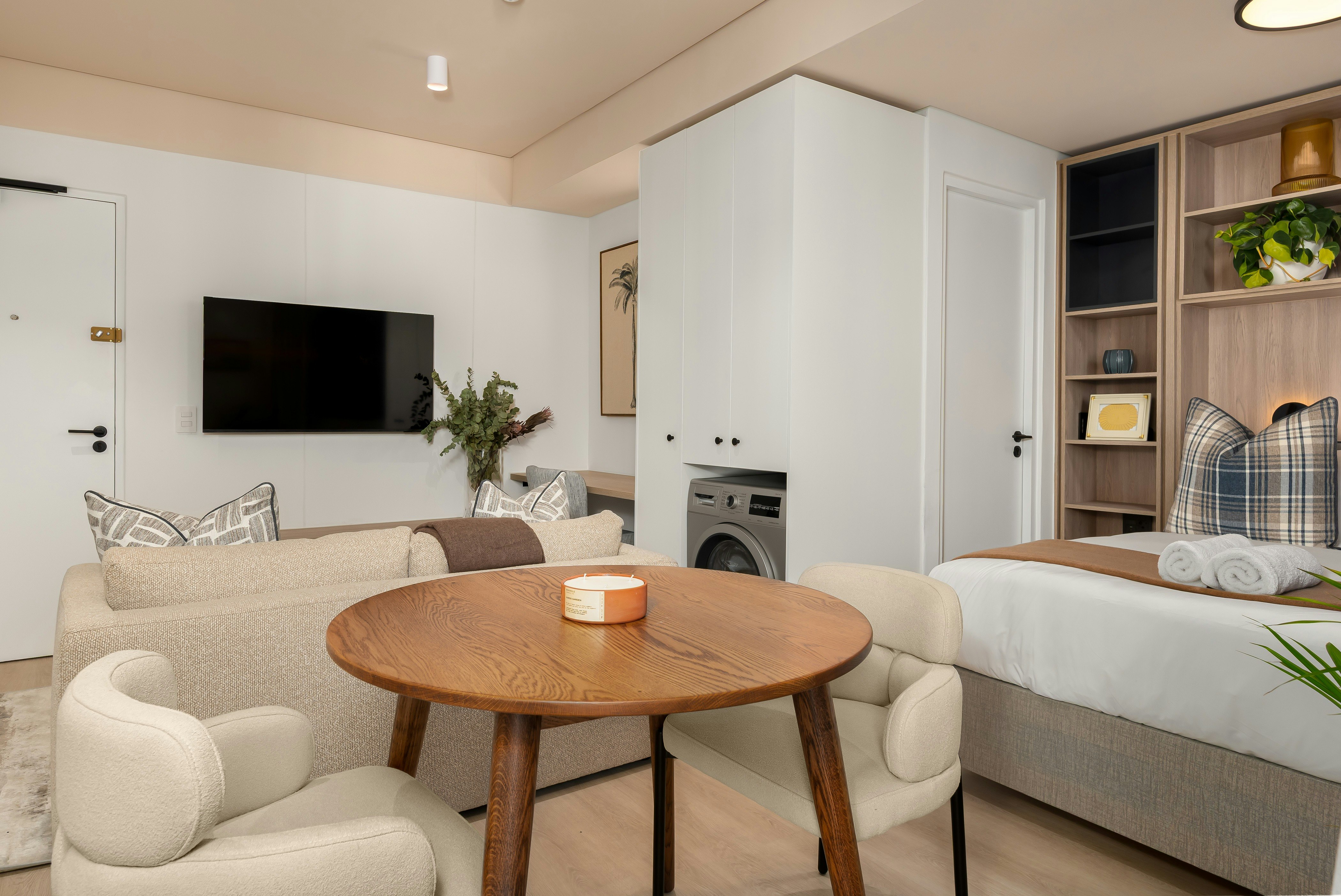 TenOnV | Designer Studio with Table Mountain Views image no 8 of 13