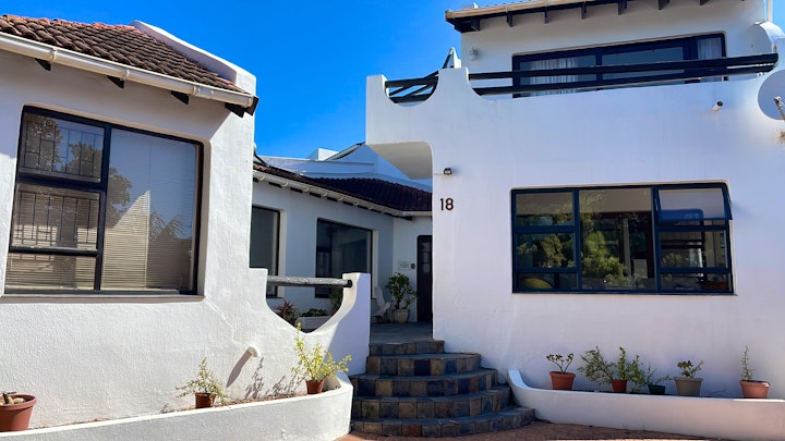 Jeffreys Bay Accommodation at Supertubes Villa | Viya