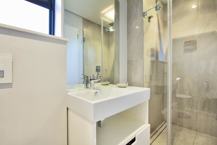 Cape Town Accommodation at Nineons 2A | Viya