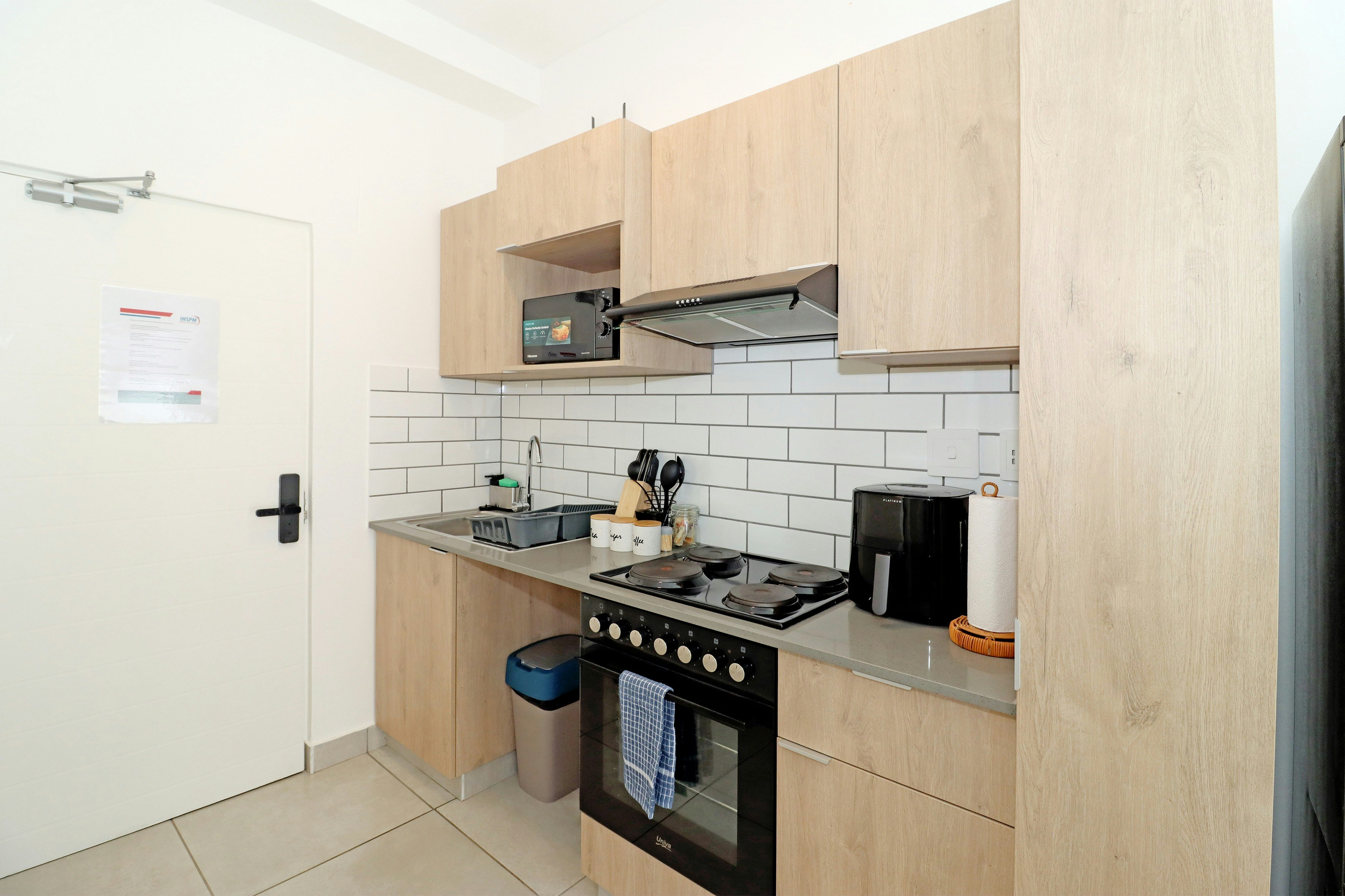 Elegant Studio in Illovo image no 13 of 38