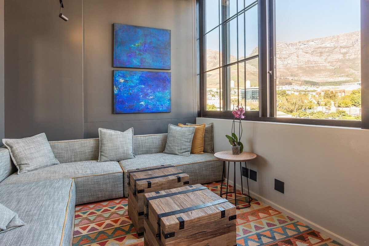 Urban Gem located in the of the East City | Map