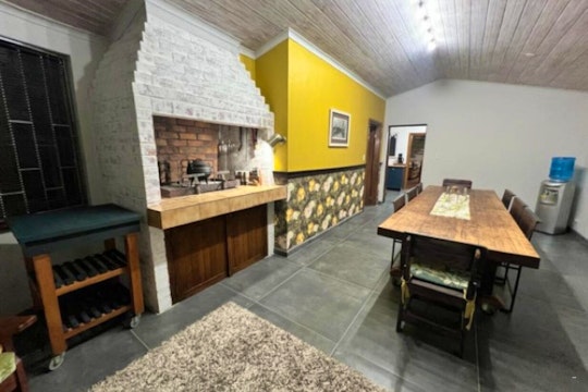 Twelve First Avenue Holiday Home