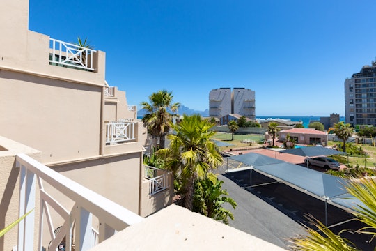 Bloubergstrand Accommodation at  | Viya