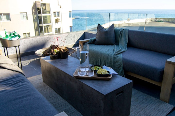 Cape Town Accommodation at Seacliff Apartment 3 | Viya