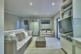 Bloubergstrand Accommodation at Vakansiehuis op Bay Beach Ave | Viya