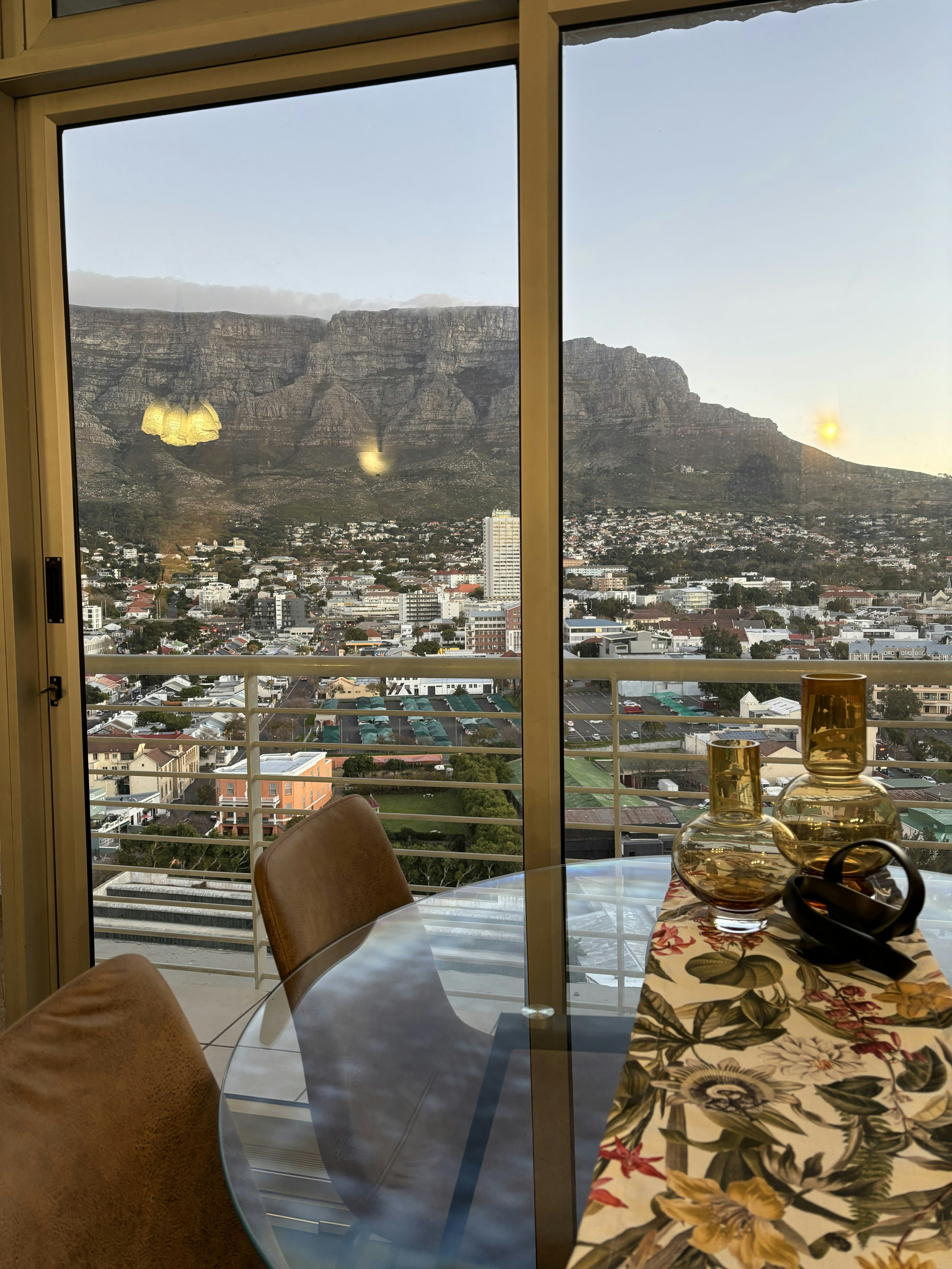 Luxury Top-Floor Retreat image no 16 of 82