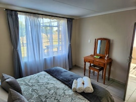 Bojanala Accommodation at Firefinch Country Cottage | Viya