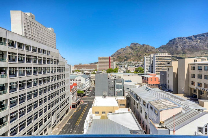 Cape Town Accommodation at Elegant Mountain View Apartment 810 | Viya