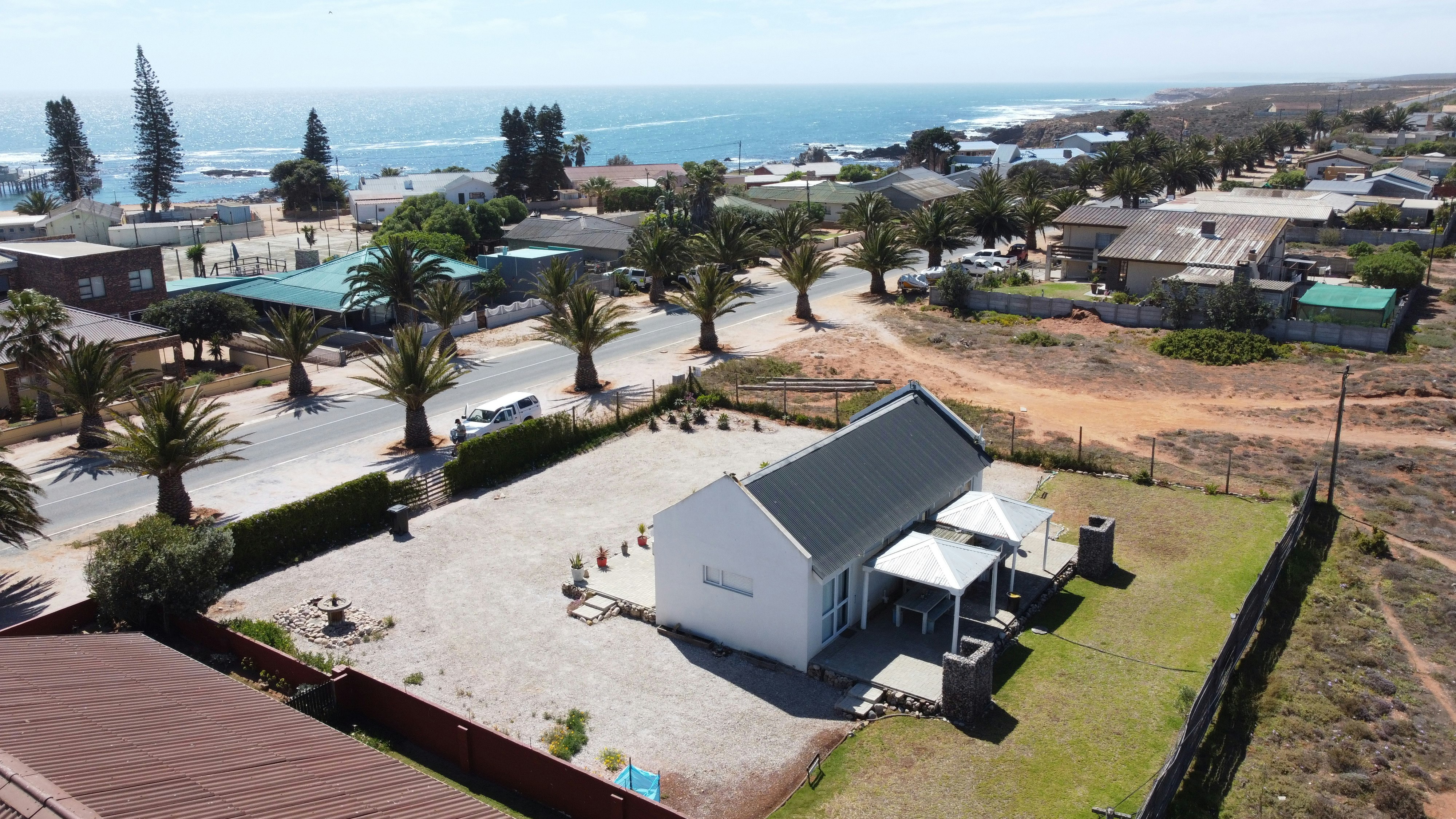 Strandfontein Accommodation - LekkeSlaap