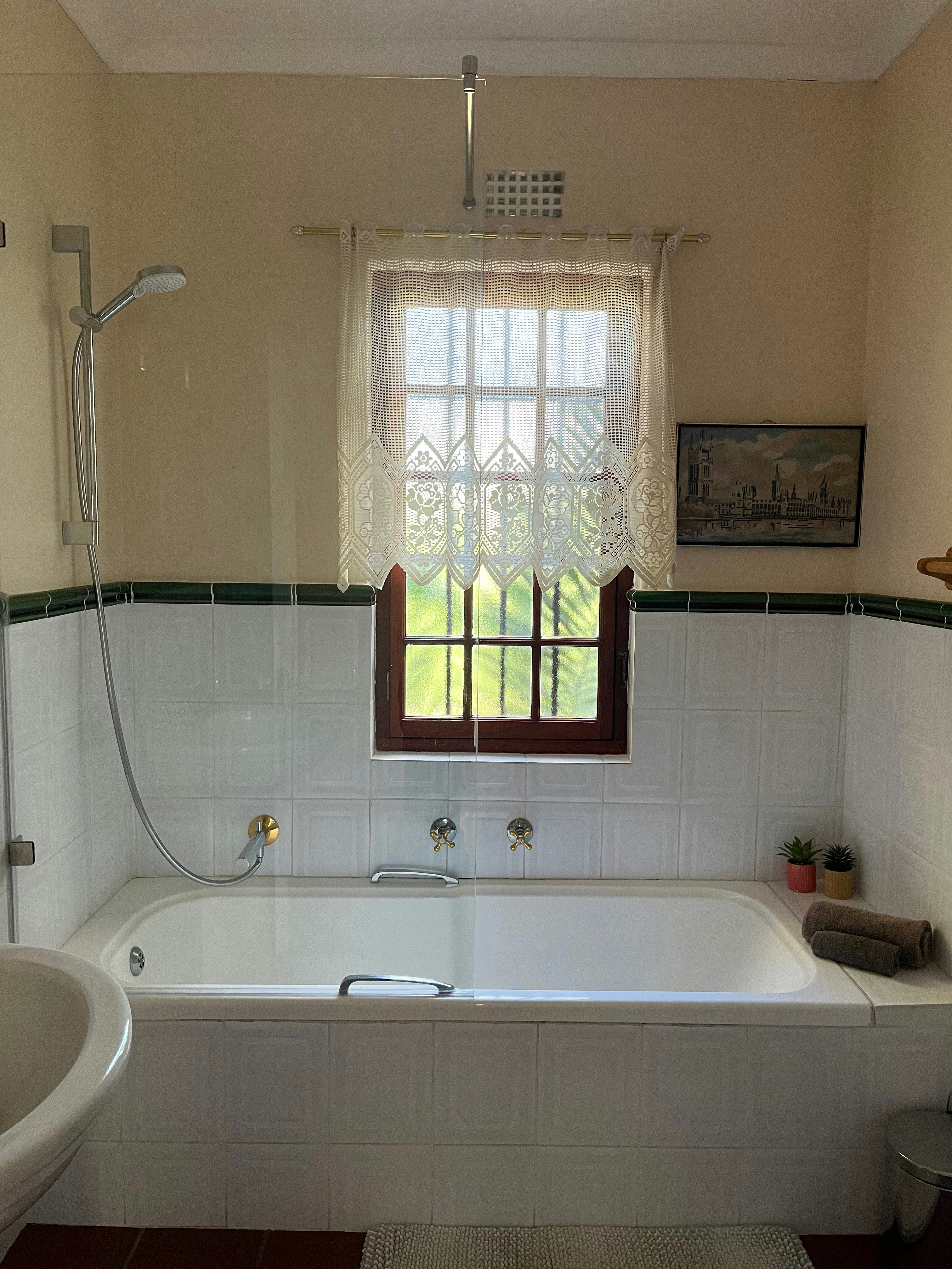 Paarl Central Apartment image no 13 of 14