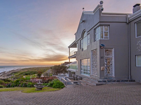 Hermanus Accommodation at  | Viya