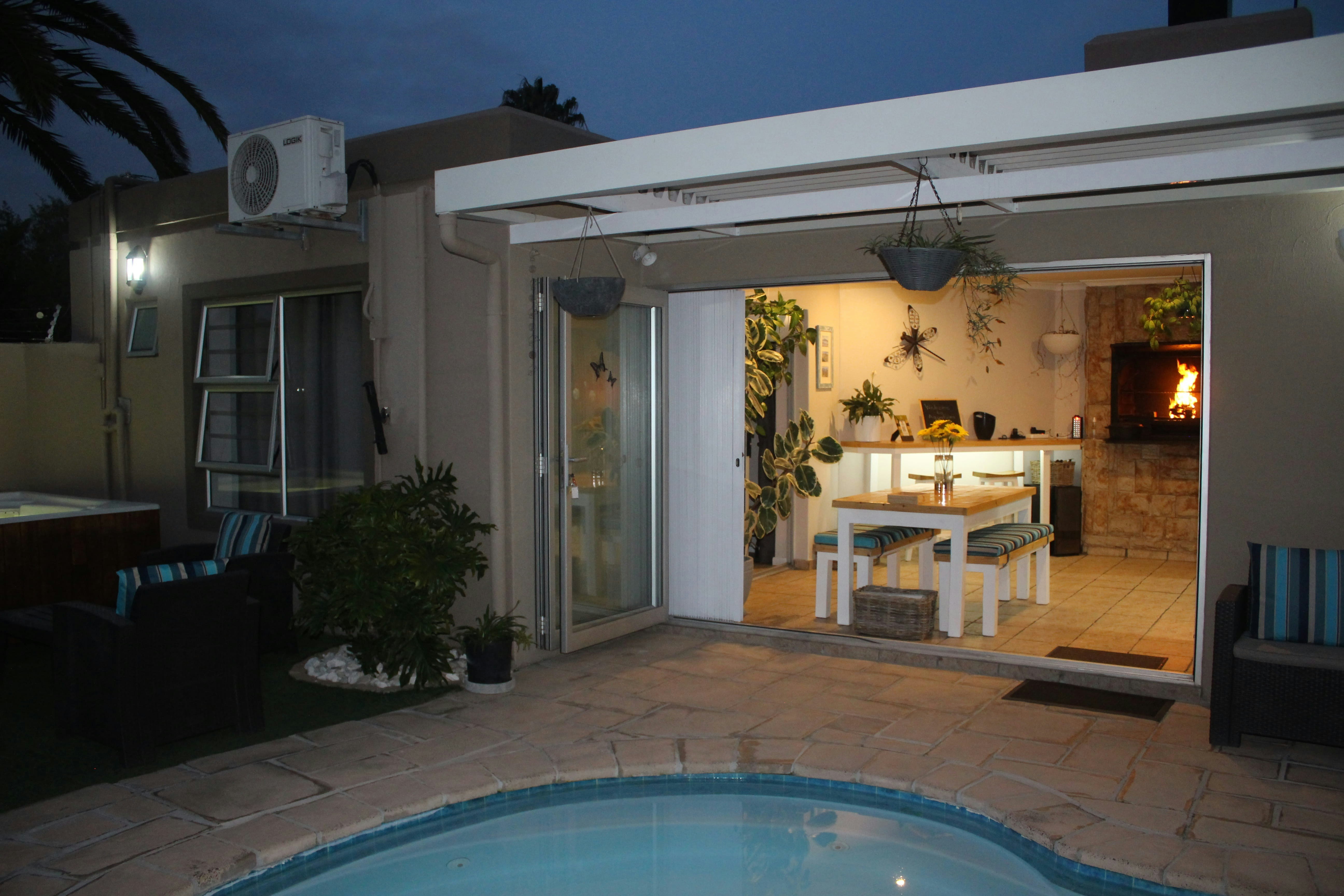 AquaPalms Hideaway image no 1 of 42