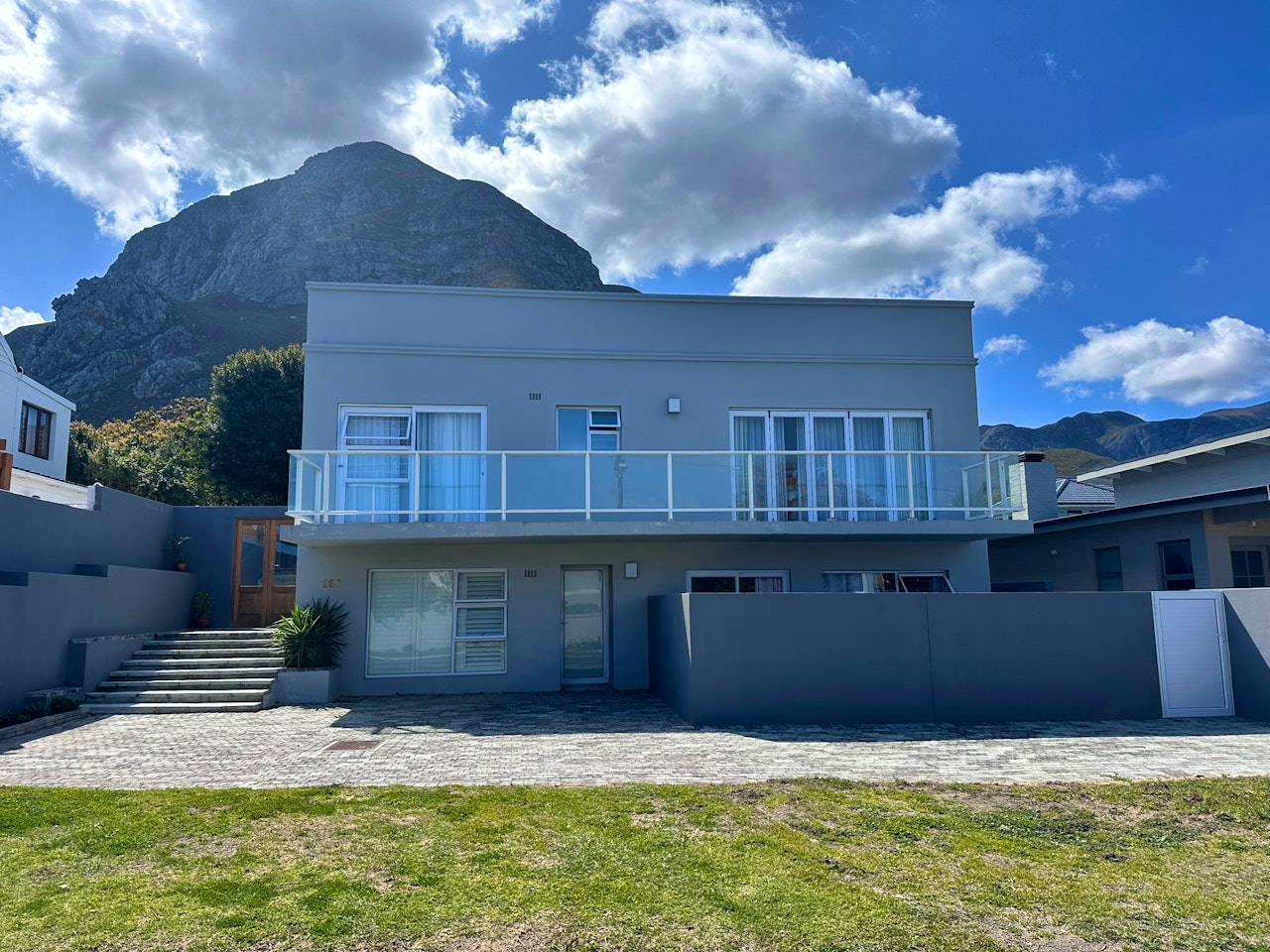 Hermanus Accommodation at  | Viya