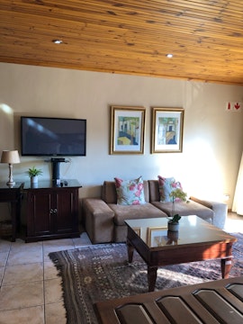 Boland Accommodation at Oak Tree Lodge | Viya