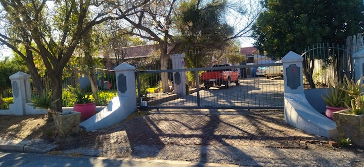 Western Cape Accommodation at Royal Karoo Cottages | Viya