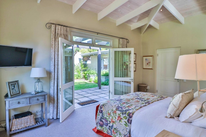 Hermanus Accommodation at Sea of Dreams on Langbaai Beach | Viya