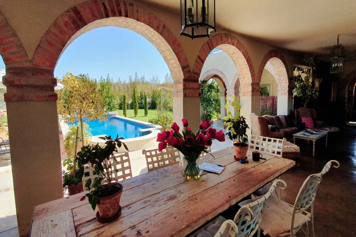 Sandmartins Luxury Villa image no 39 of 55