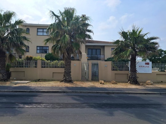 Bloubergstrand Accommodation at  | Viya