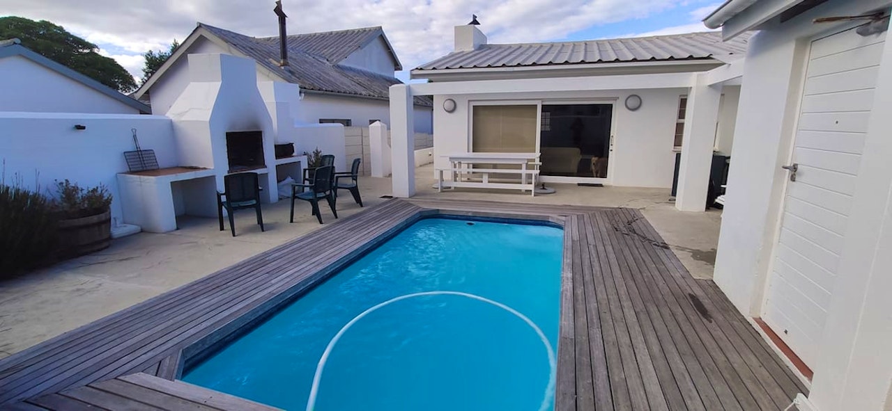 Hermanus Accommodation at  | Viya