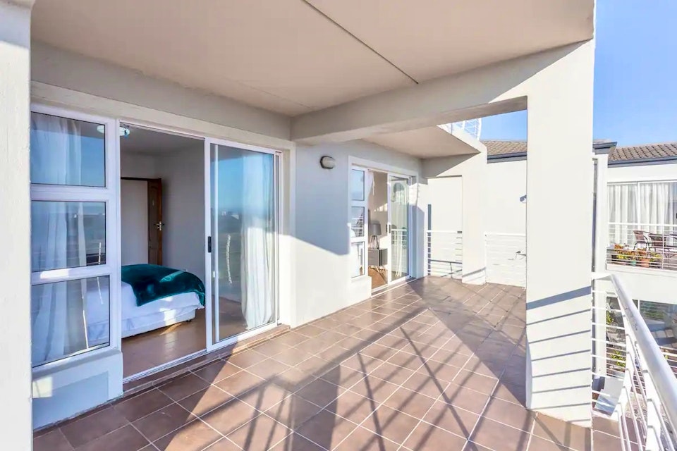 Bloubergstrand Accommodation at  | Viya