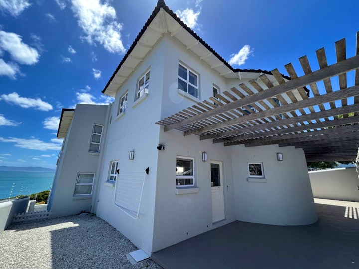 Overberg Accommodation at Walker Bay Whale Watching Villa | Viya