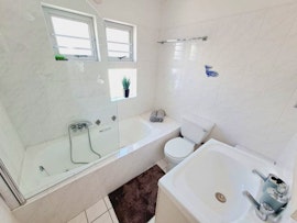 Hermanus Accommodation at 68 on 6th Street | Viya