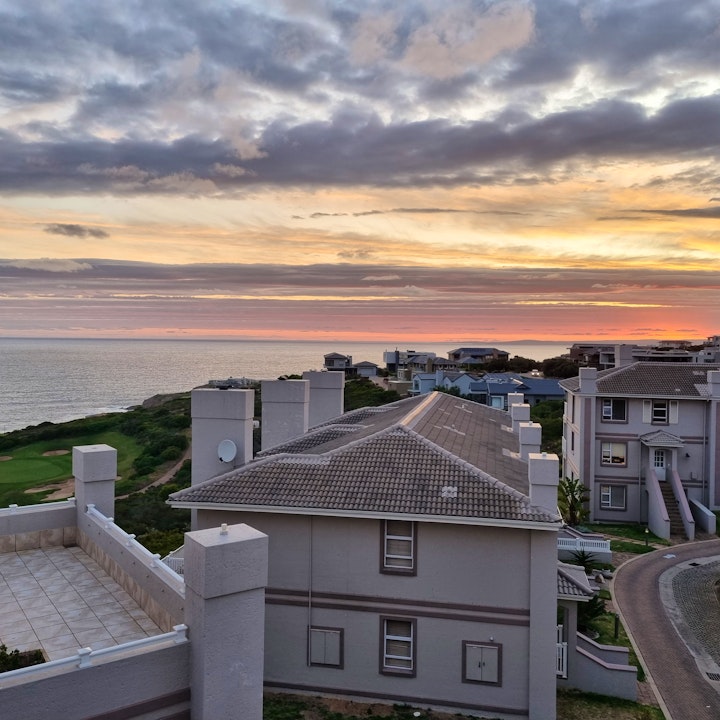 Western Cape Accommodation at Luxury Golf Villa in Pinnacle Point | Viya