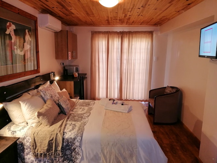 Namaqualand Accommodation at Leopard Tree Guesthouse | Viya