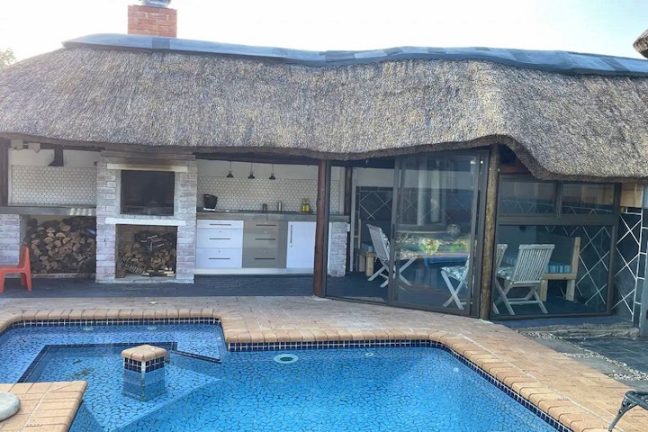 Eastern Cape Accommodation at Thatchroof Cottage | Viya