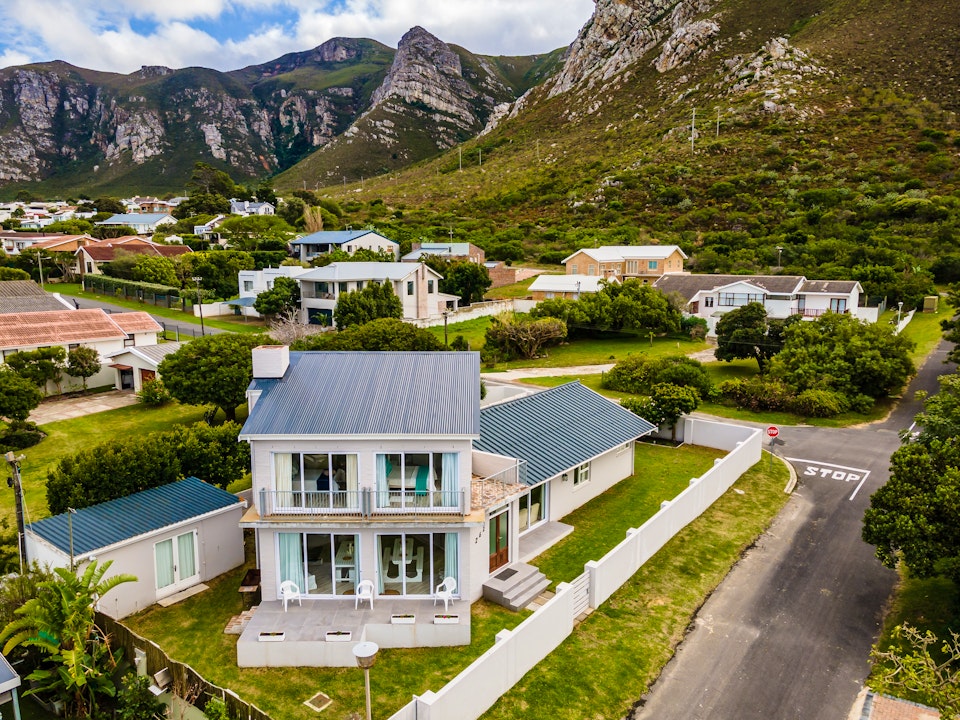 Hermanus Accommodation at  | Viya