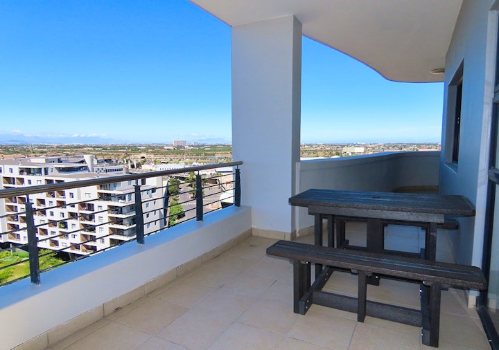 Cape Town Accommodation at Knightsbridge Luxury Apartment - Century City | Viya