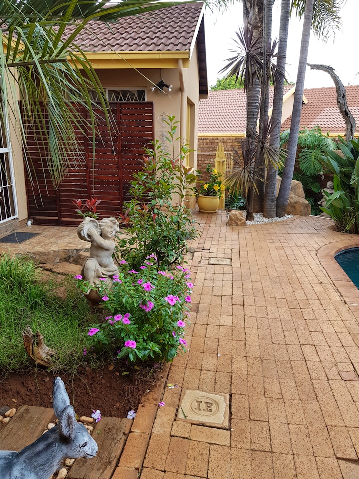 Gauteng Accommodation at Sekelbos Guesthouse | Viya