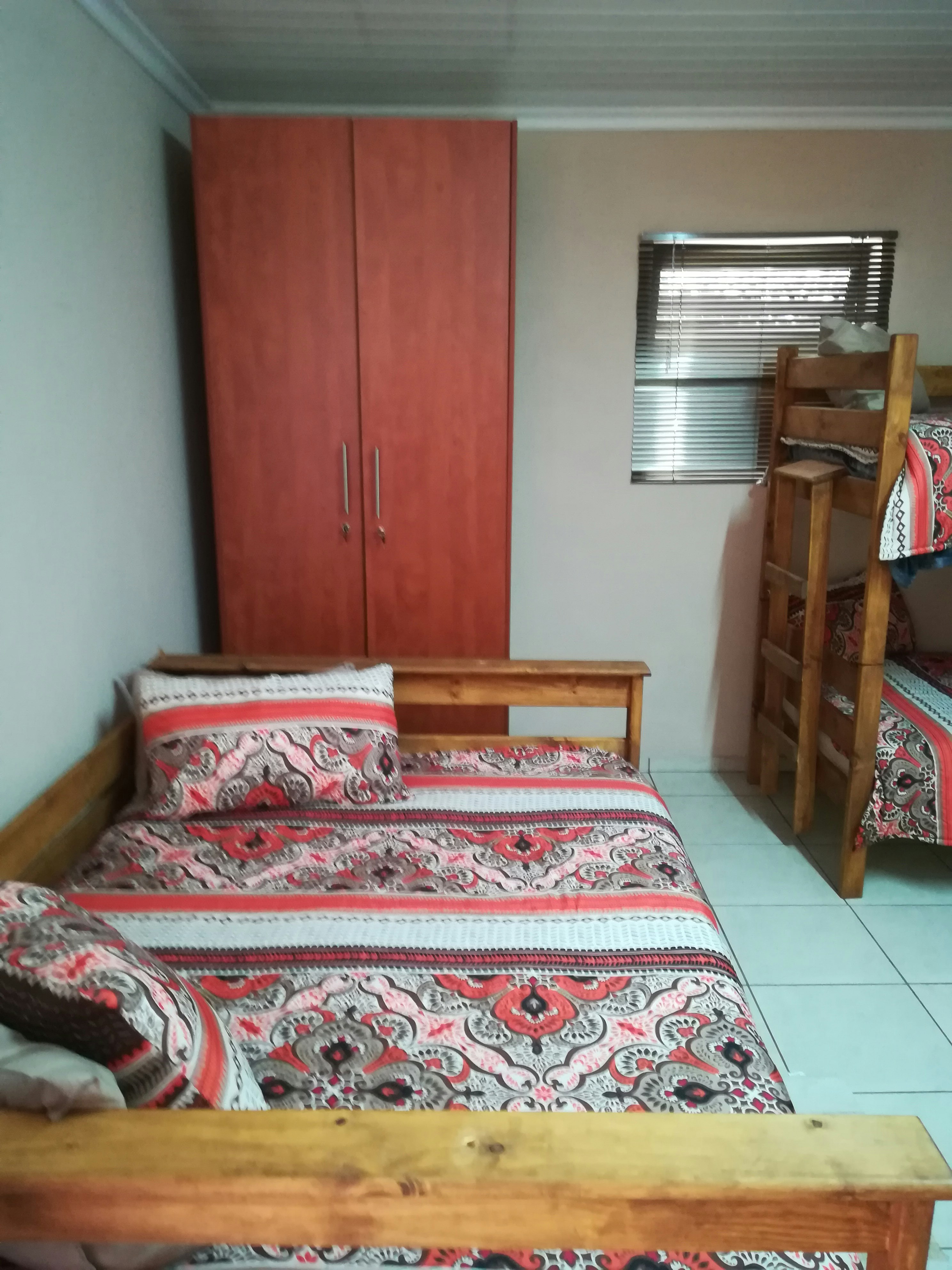 Econo Lodge | TravelGround