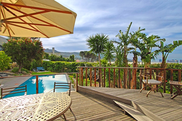 Cape Town Accommodation at Cape Paradise Lodge | Viya