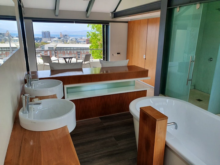 Cape Town Accommodation at 2 Bayview Terrace | Viya