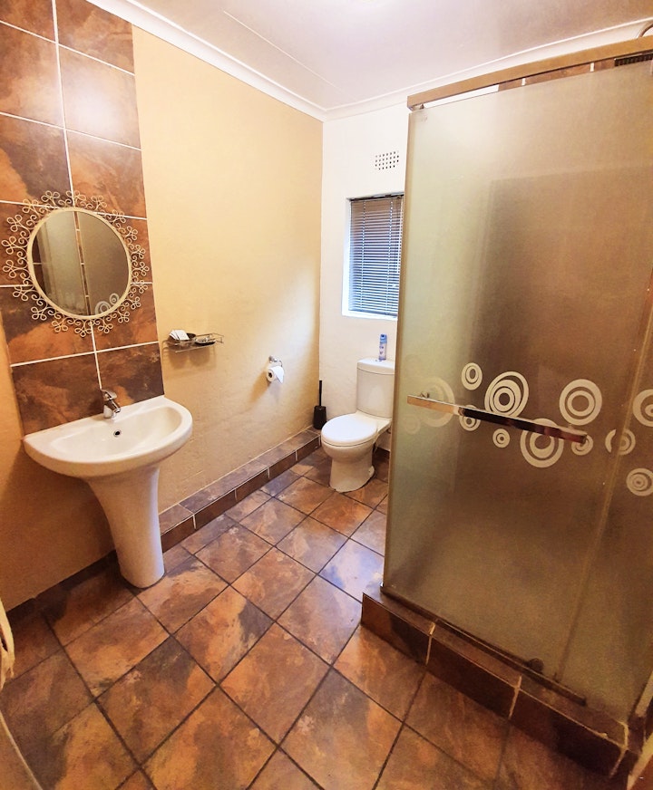 West Rand Accommodation at Silverstone Guesthouse | Viya