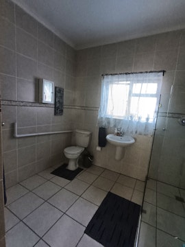 Cape Town Accommodation at Queens Comfort | Viya