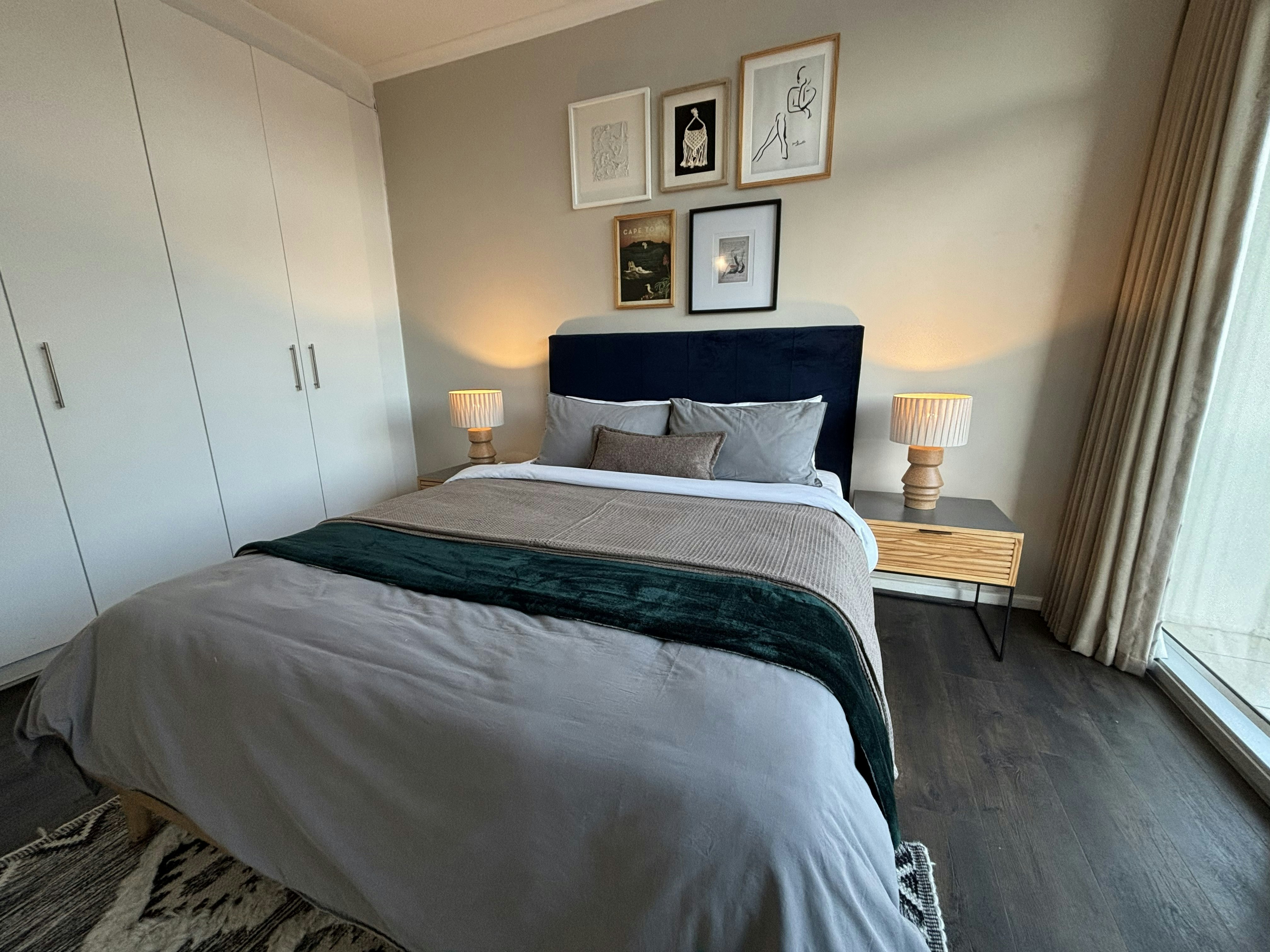 Luxury Top-Floor Retreat image no 52 of 82
