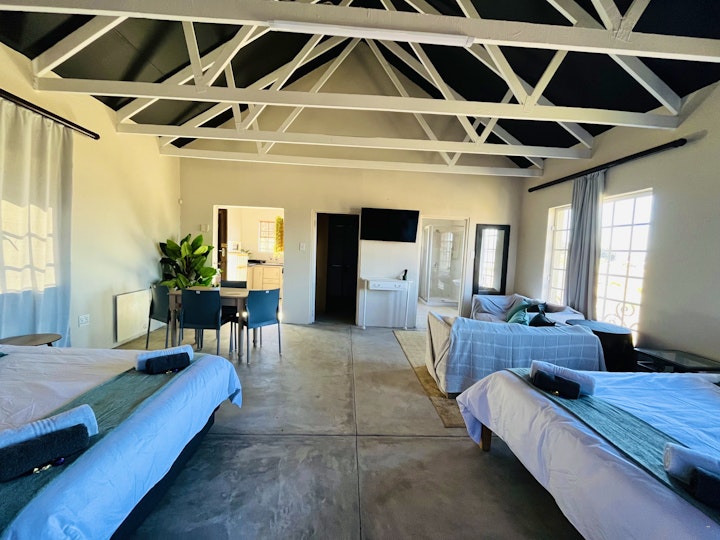 North West Accommodation at The Gallery Lounge | Viya