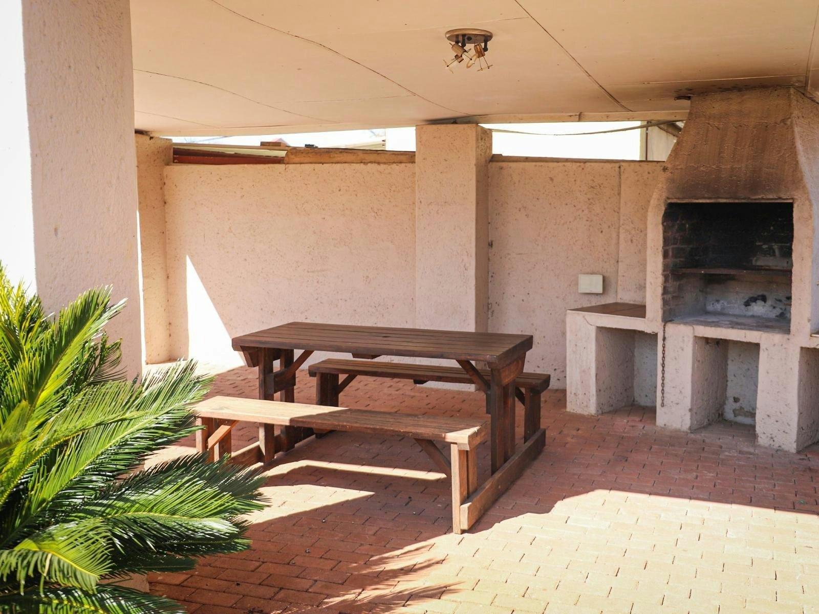 Modern Farm Stays 12 Swart Street image no 3 of 13