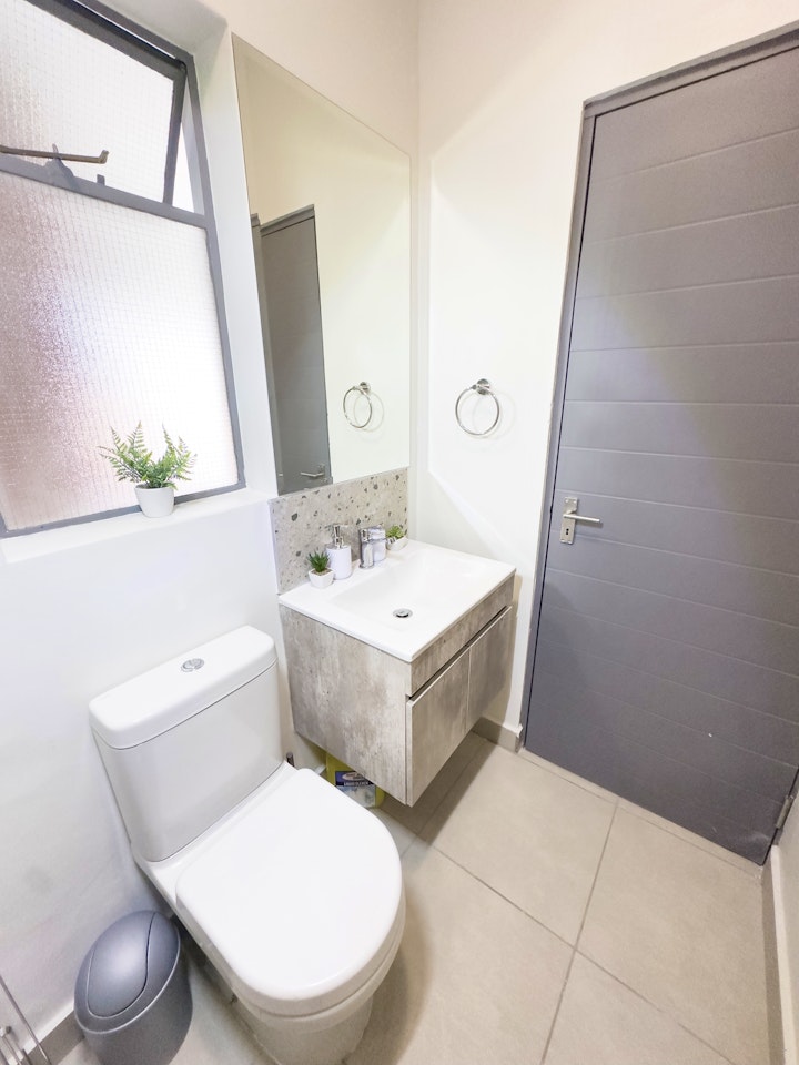 Gauteng Accommodation at Deluxe Apartment | Viya