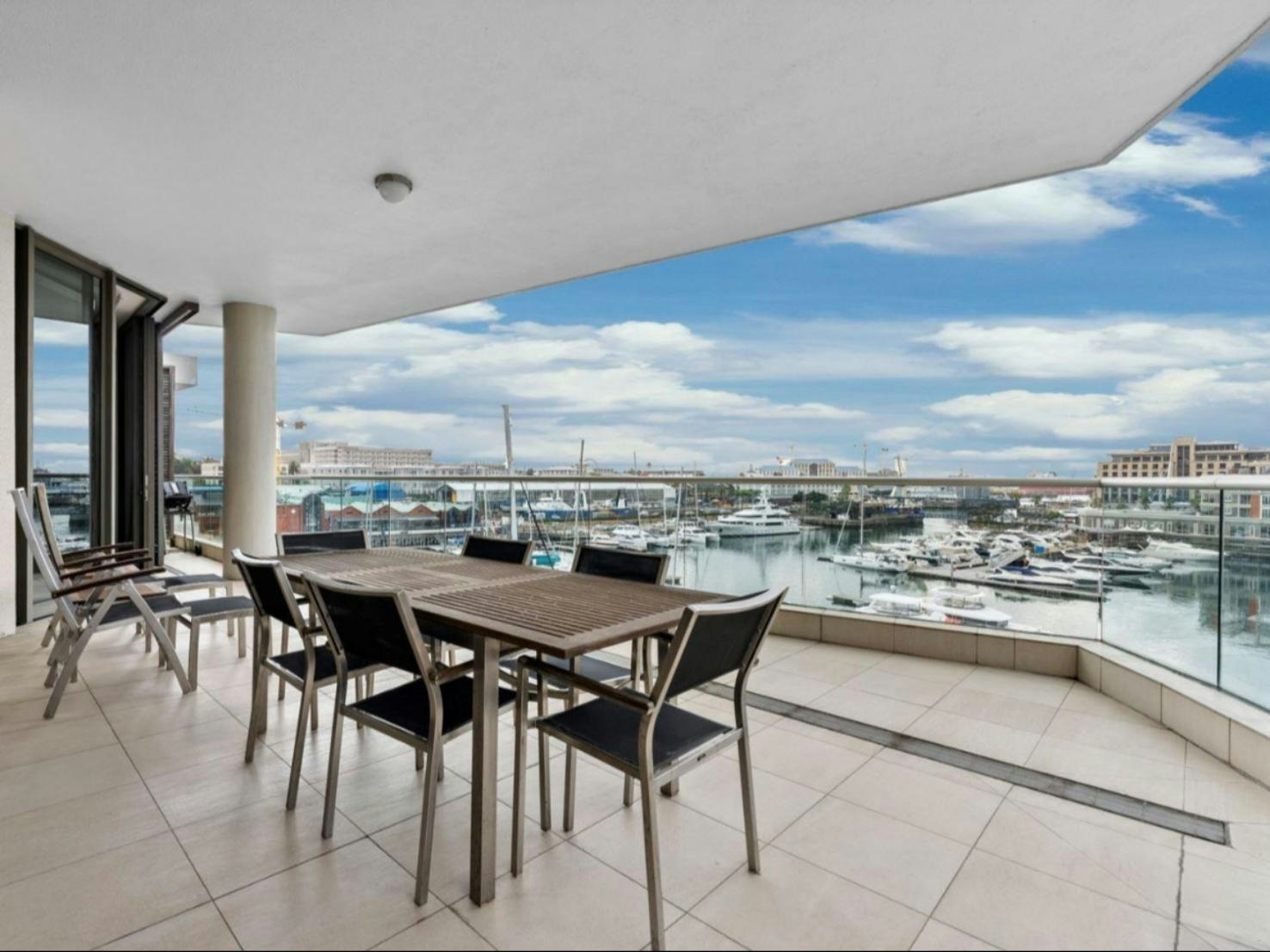 Mountain Marina - Three Bedroom Luxury Premier 2 image no 1 of 17