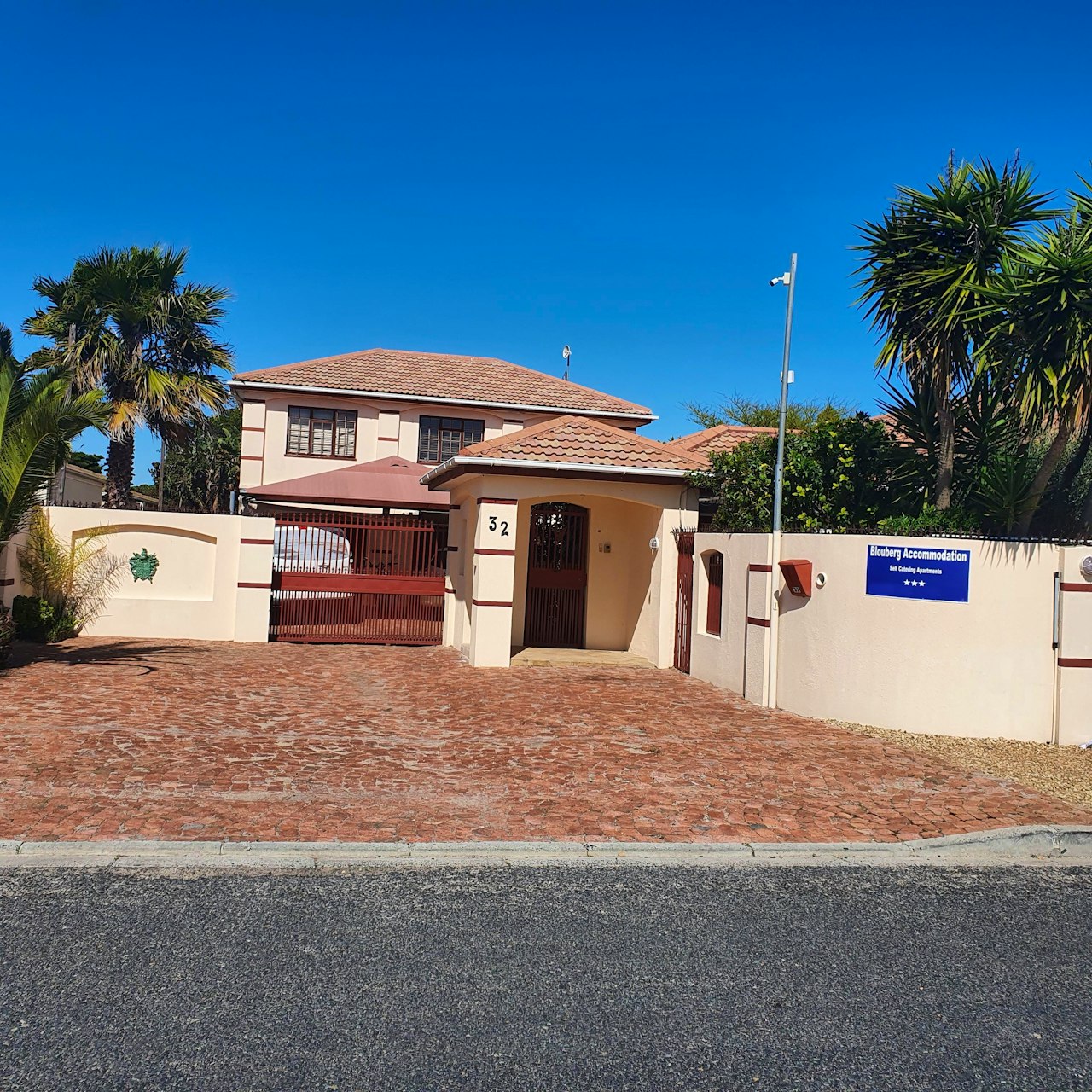 Bloubergstrand Accommodation at  | Viya