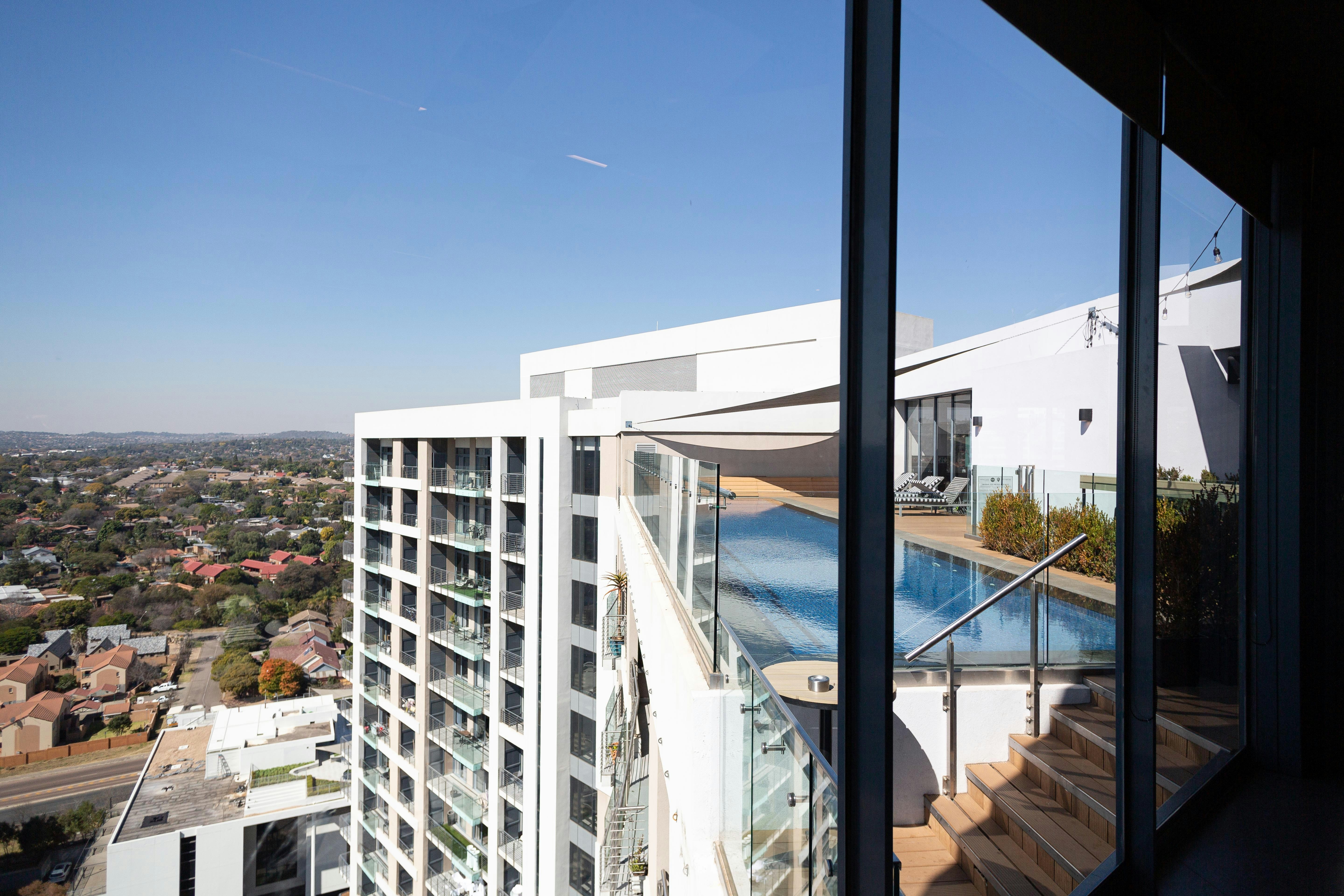 Trilogy Luxury Suites - apartment 1305 image no 2 of 19