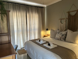 Ansteys Beach Accommodation at  | Viya