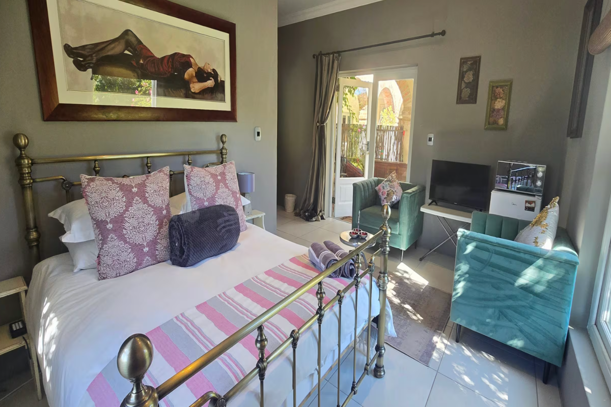 Sandmartins Luxury Villa image no 21 of 55