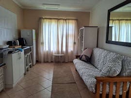 Gqeberha (Port Elizabeth) Accommodation at Lin's Guest Apartment | Viya