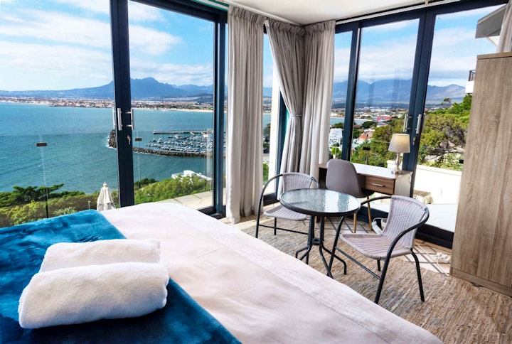 Cape Town Accommodation at Ocean Views | Viya
