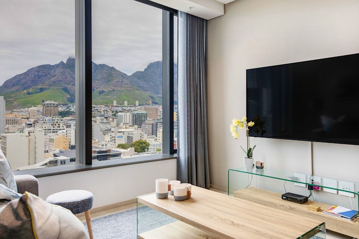 Western Cape Accommodation at De Waterkant Mountain View Apartment | Viya